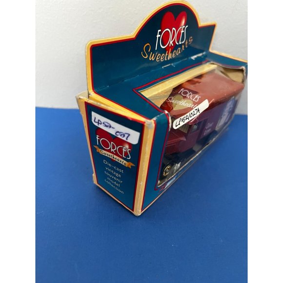 LLEDO - Diecast 1935 Morris Parcels van WWII Forces Sweethearts, Vera Lynn - Picture 4 of 8